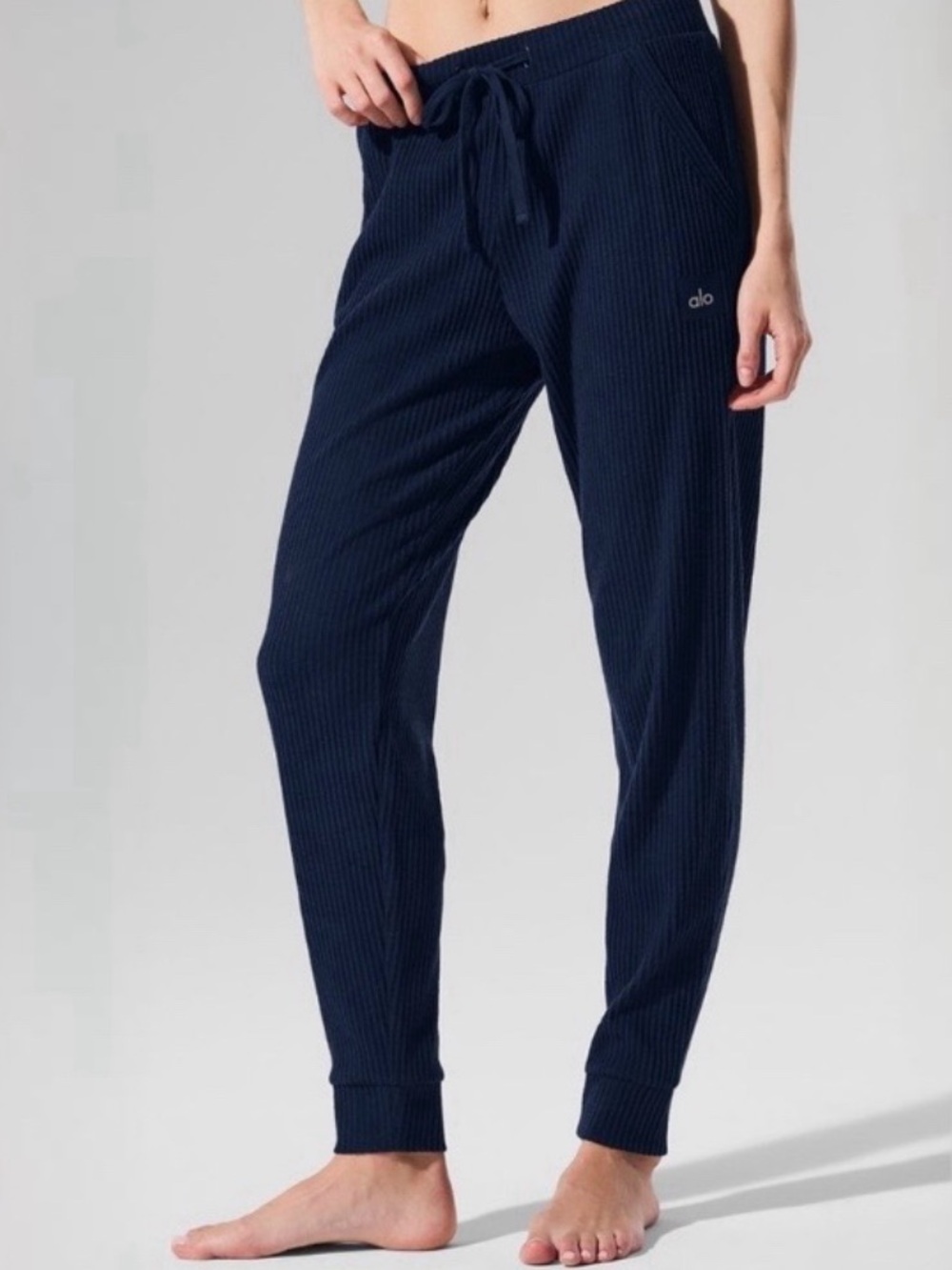 Alo Yoga Muse Sweatpant - Picture 1 of 4